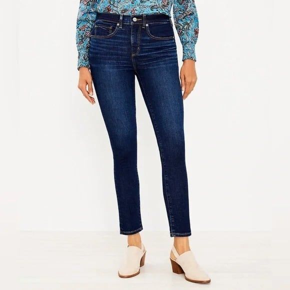 NWT Loft By Ann Taylor Curvy Skinny Jeans Classic Dark Indigo Wash Size 27/4 - Picture 1 of 11